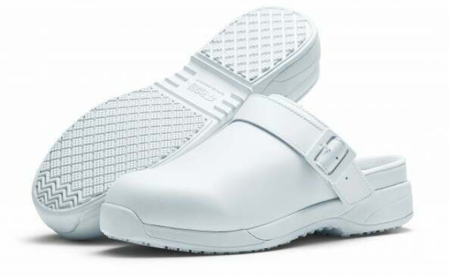 non slippery nike shoes