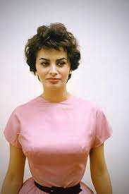 Sophia-Loren-Measurements