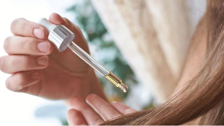 Effective Tips to Moisturize Your Dry Hair & Scalp