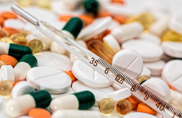 Unraveling the Role of Online Pharmacies in the Growing Child Pneumonia Crisis in China