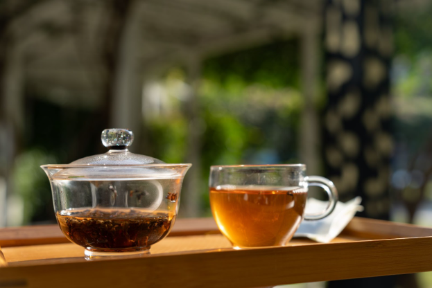 Oolong Wonders: Unlocking the Health Benefits of the Finest Tea Blend