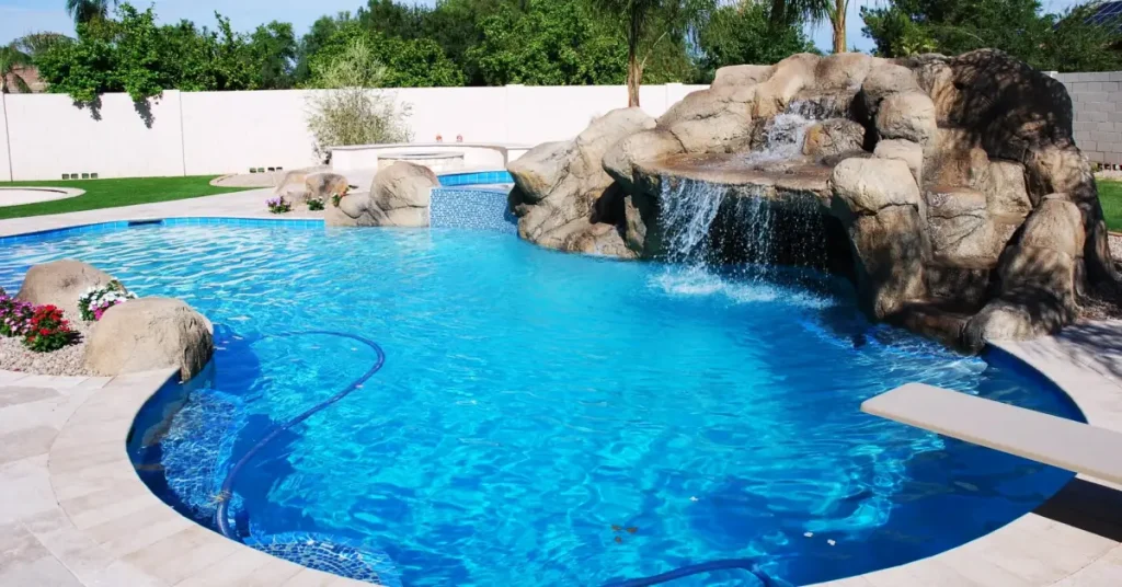How to Choose the Right Pool Builders in Knoxville